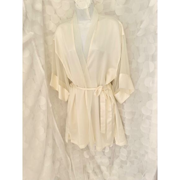 Vintage 80's Victorias Secret Ivory Satin Kimono Robe Sheer accents one size - Picture 2 of 9